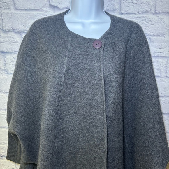 Soft Surroundings Sweater Womens Gray XL Wool Poncho Cape Button Wrap Shawl - Picture 3 of 12
